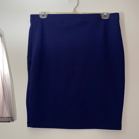 Forever 21 Dresses & Skirts - Women’s Forever21 skirt 1X Navy